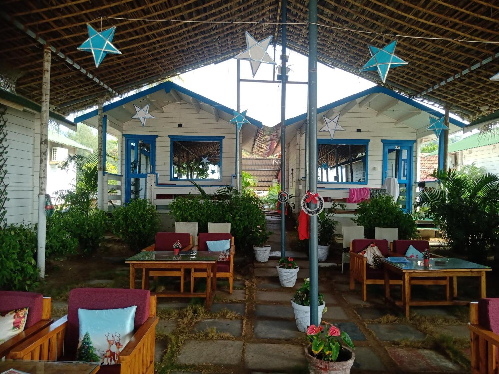 Agonda Island View Hotel Exterior photo